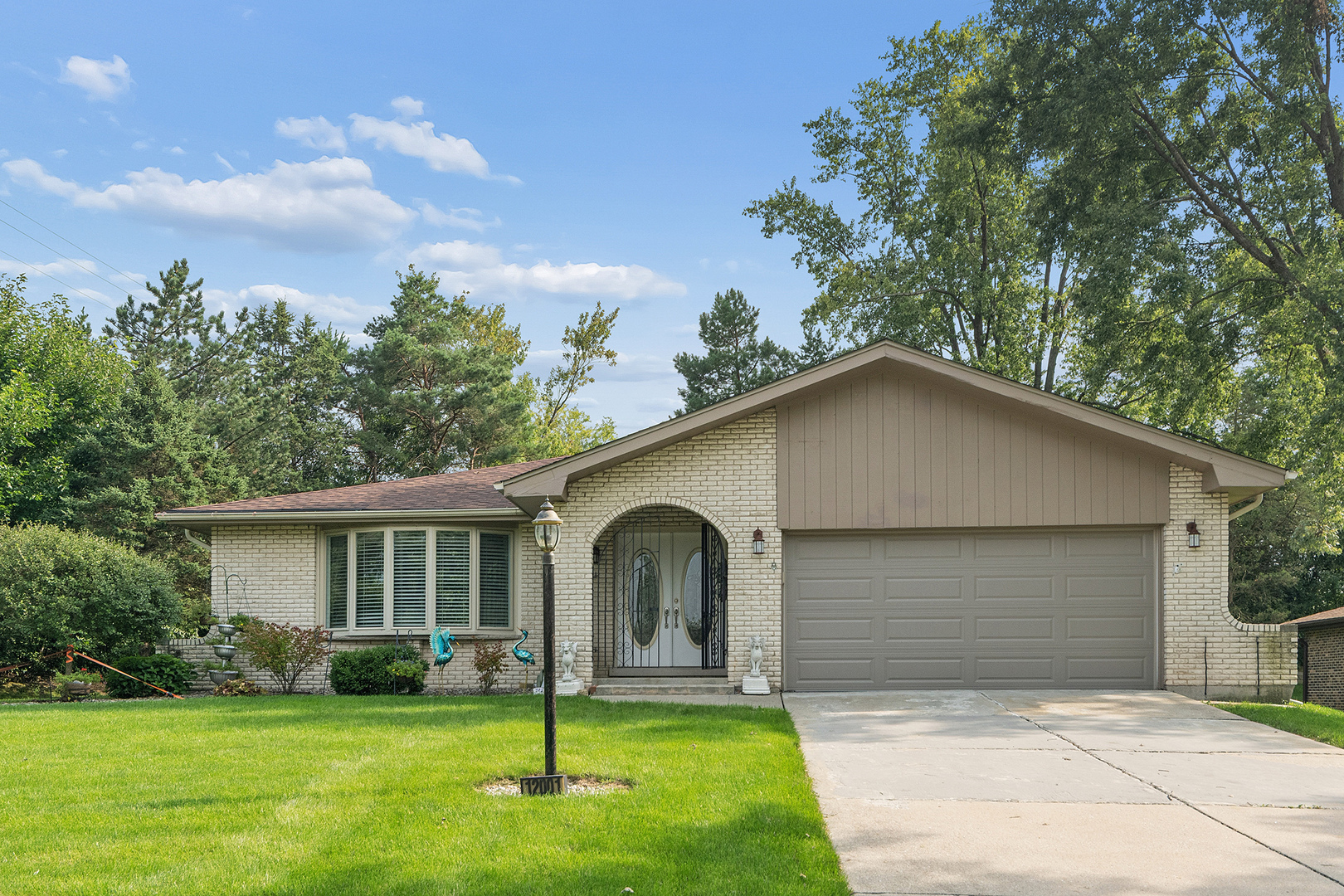 12001 W Lake View Drive Property Photo 1