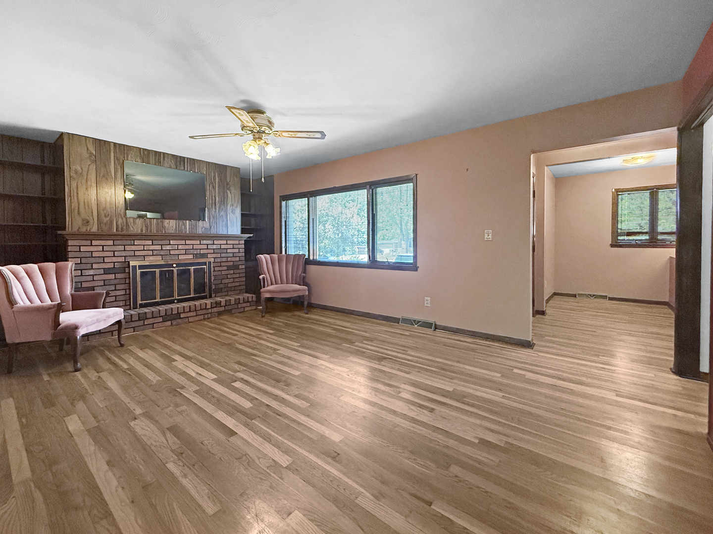 1107 E Fairlawn Drive Property Photo 4