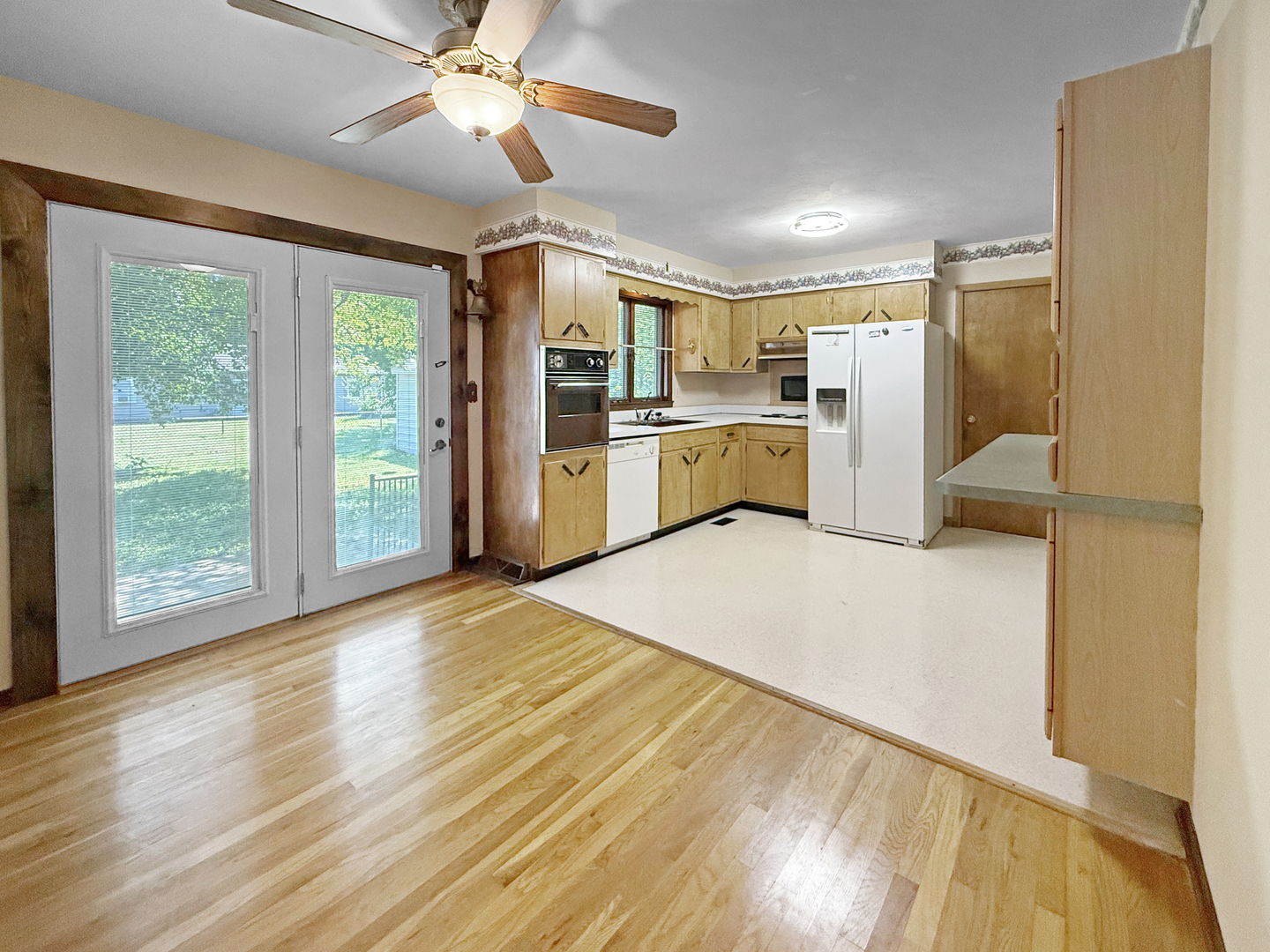 1107 E Fairlawn Drive Property Photo 6