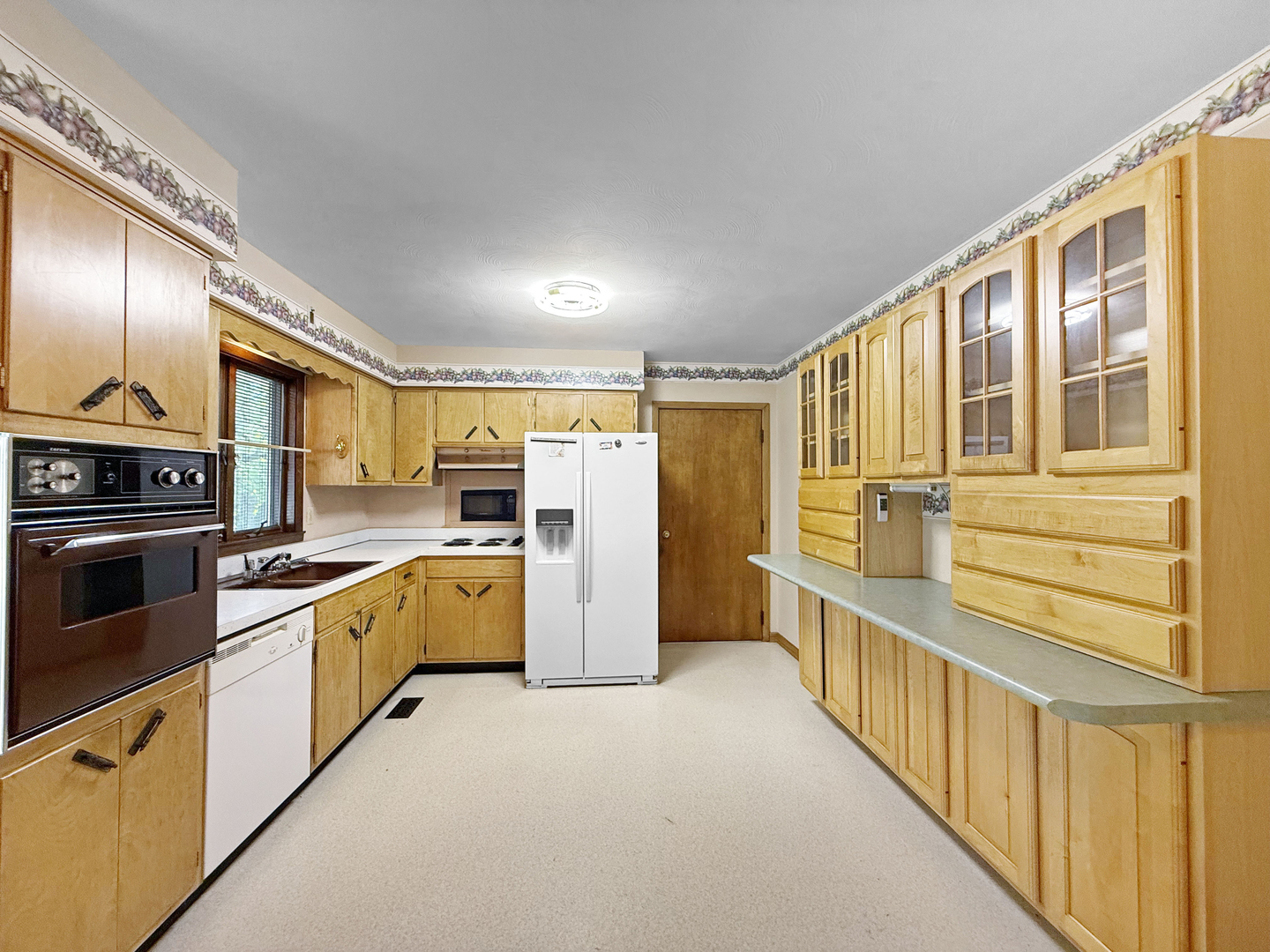 1107 E Fairlawn Drive Property Photo 7