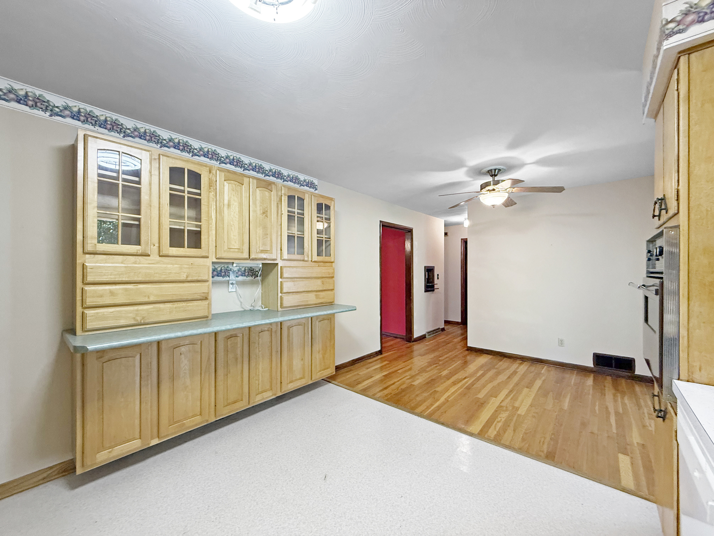 1107 E Fairlawn Drive Property Photo 9
