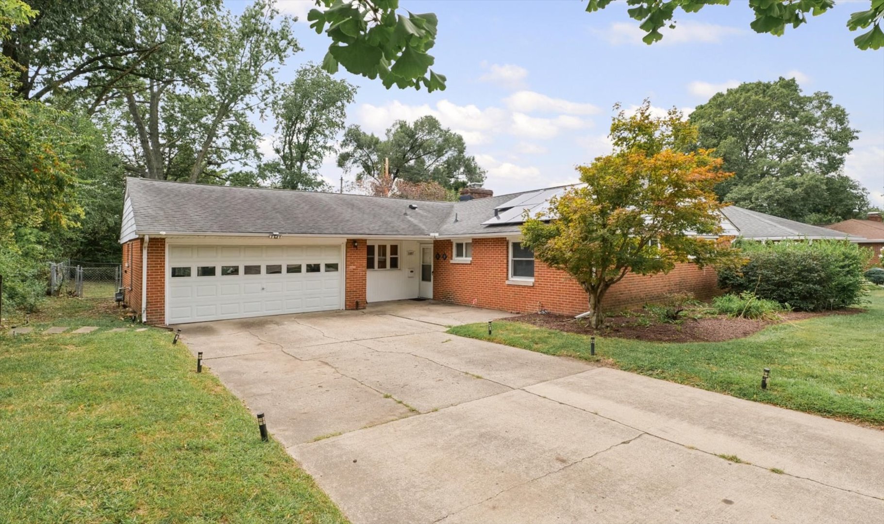 1407 W John Street Property Photo 1