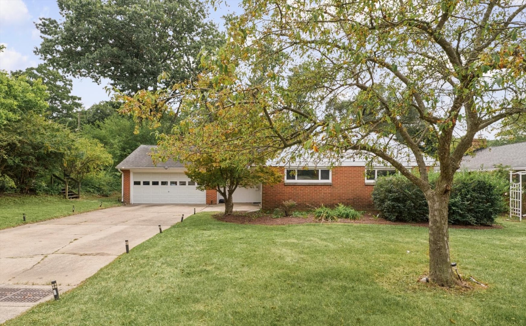 1407 W John Street Property Photo 2