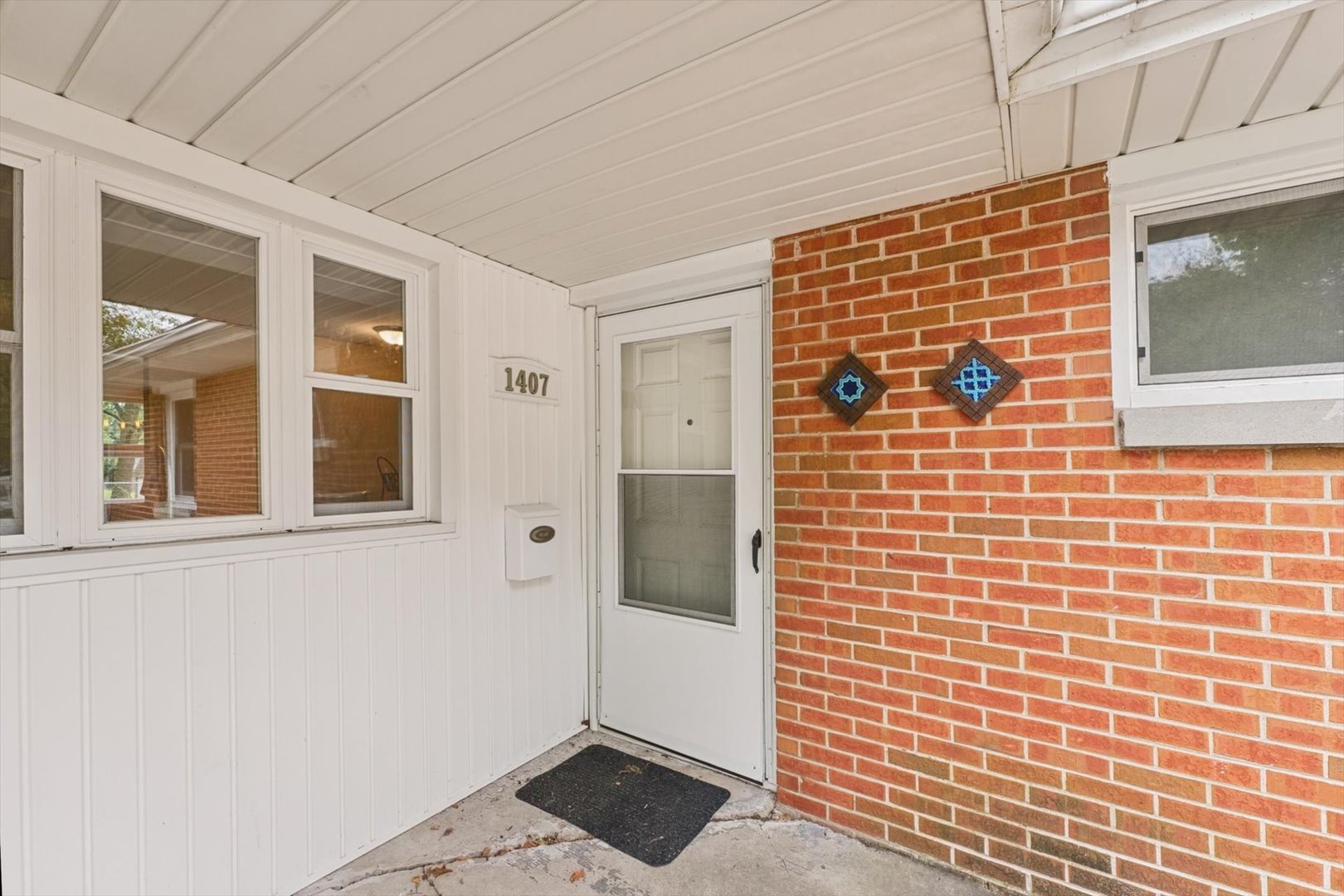 1407 W John Street Property Photo 4