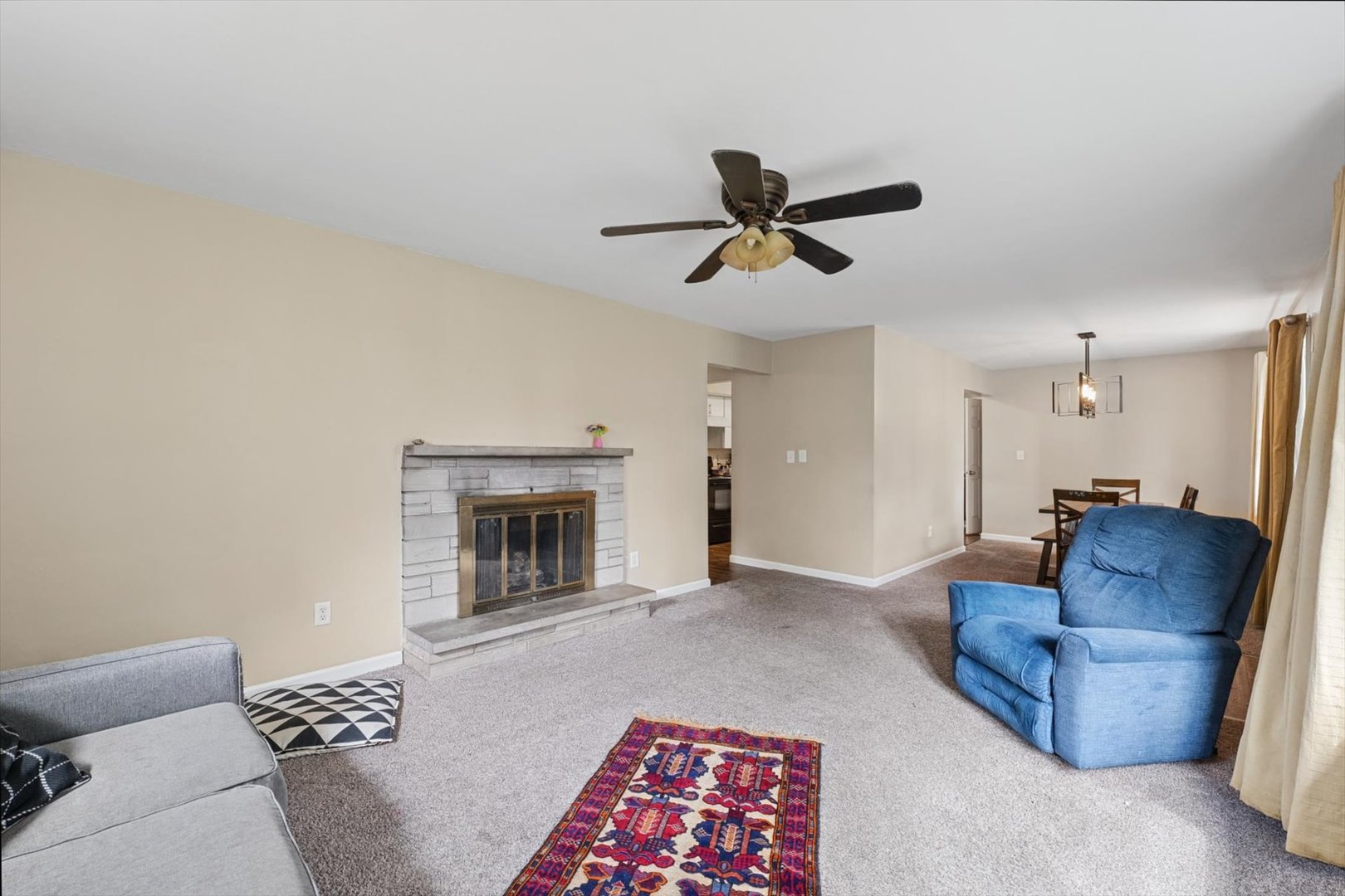 1407 W John Street Property Photo 8