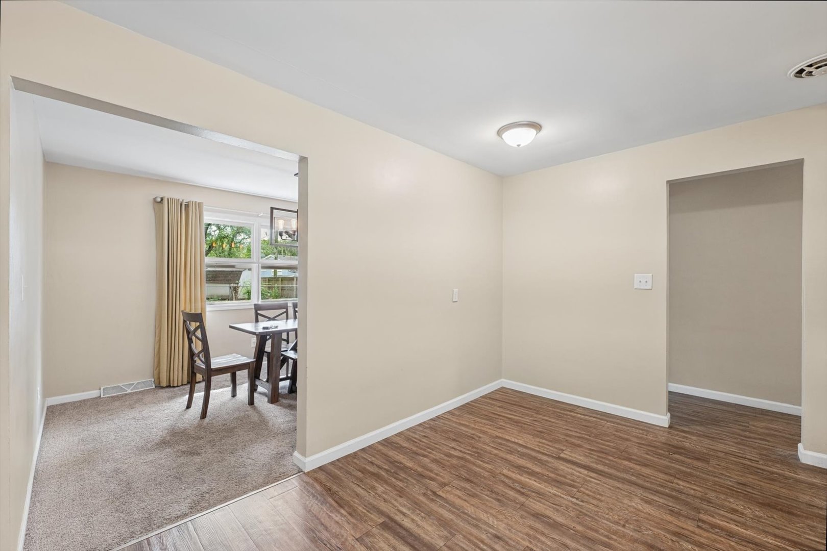 1407 W John Street Property Photo 17