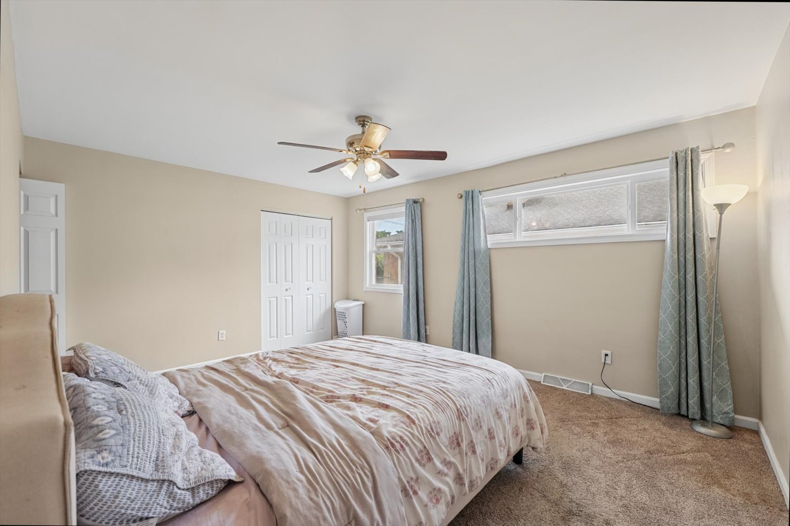 1407 W John Street Property Photo 18