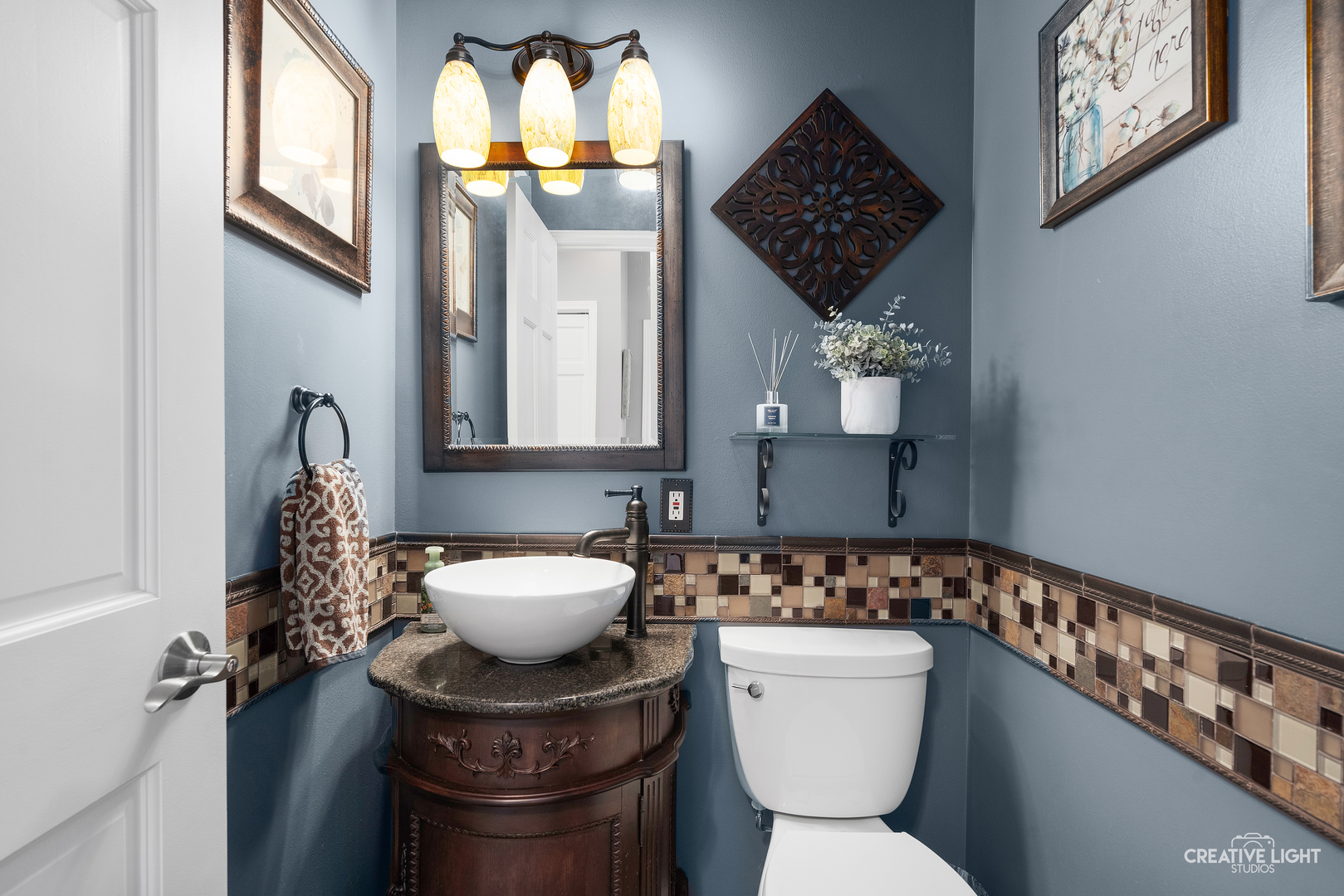 2560 Surrey Court Property Photo 8