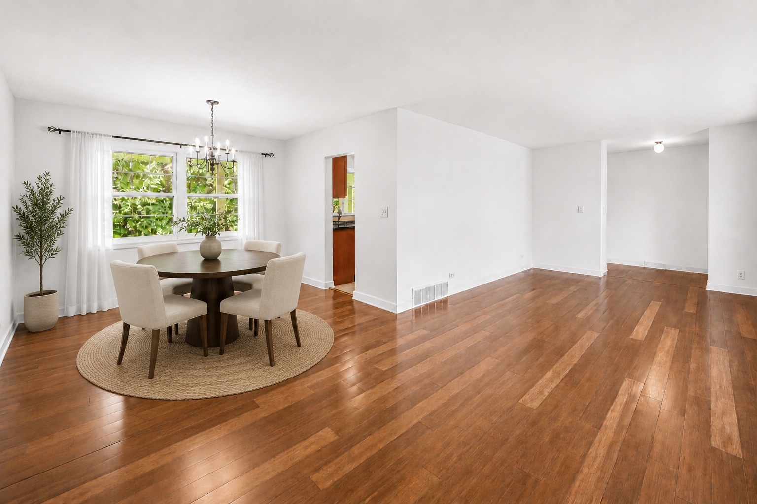 824 Skyline Drive Property Photo 8