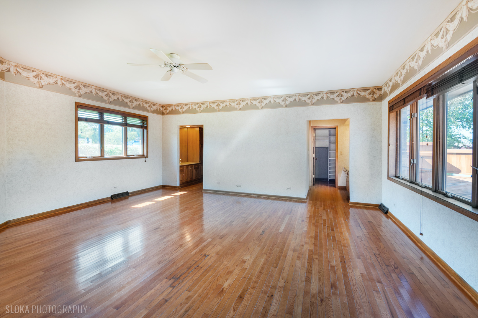22w569 Glen Court Property Photo 31