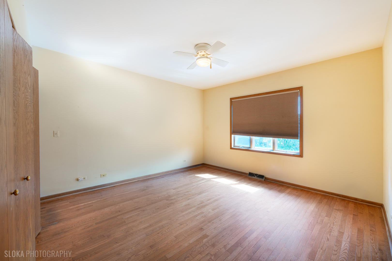 22w569 Glen Court Property Photo 36