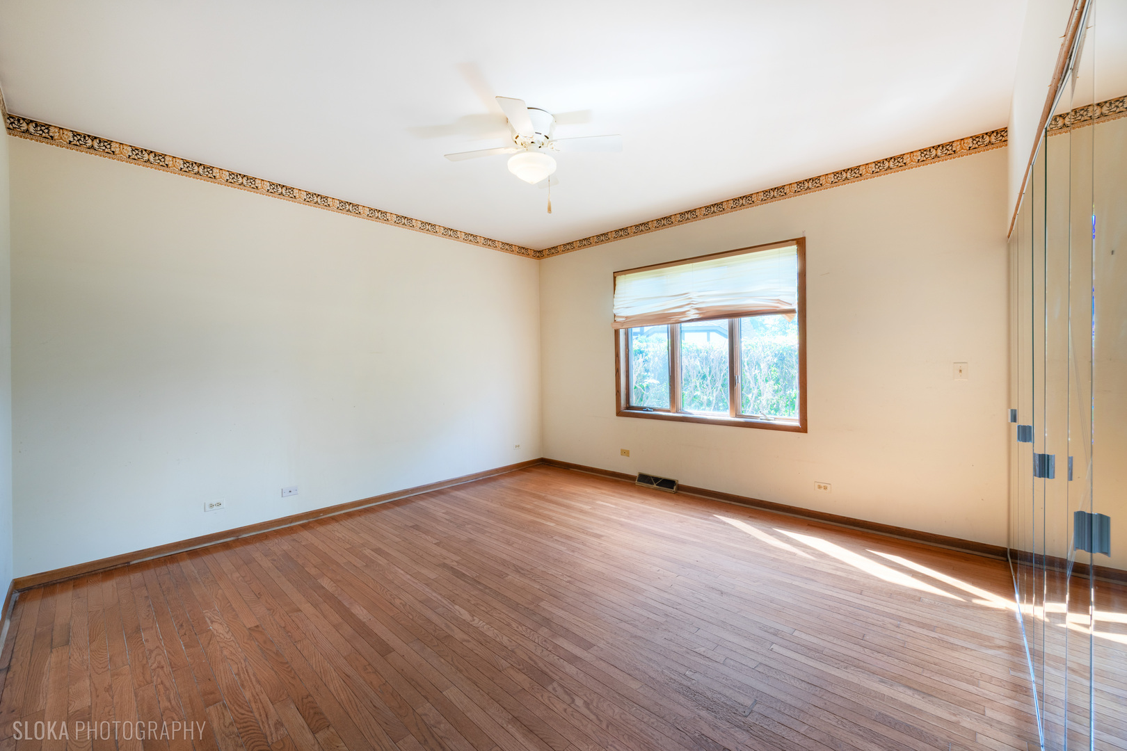 22w569 Glen Court Property Photo 37