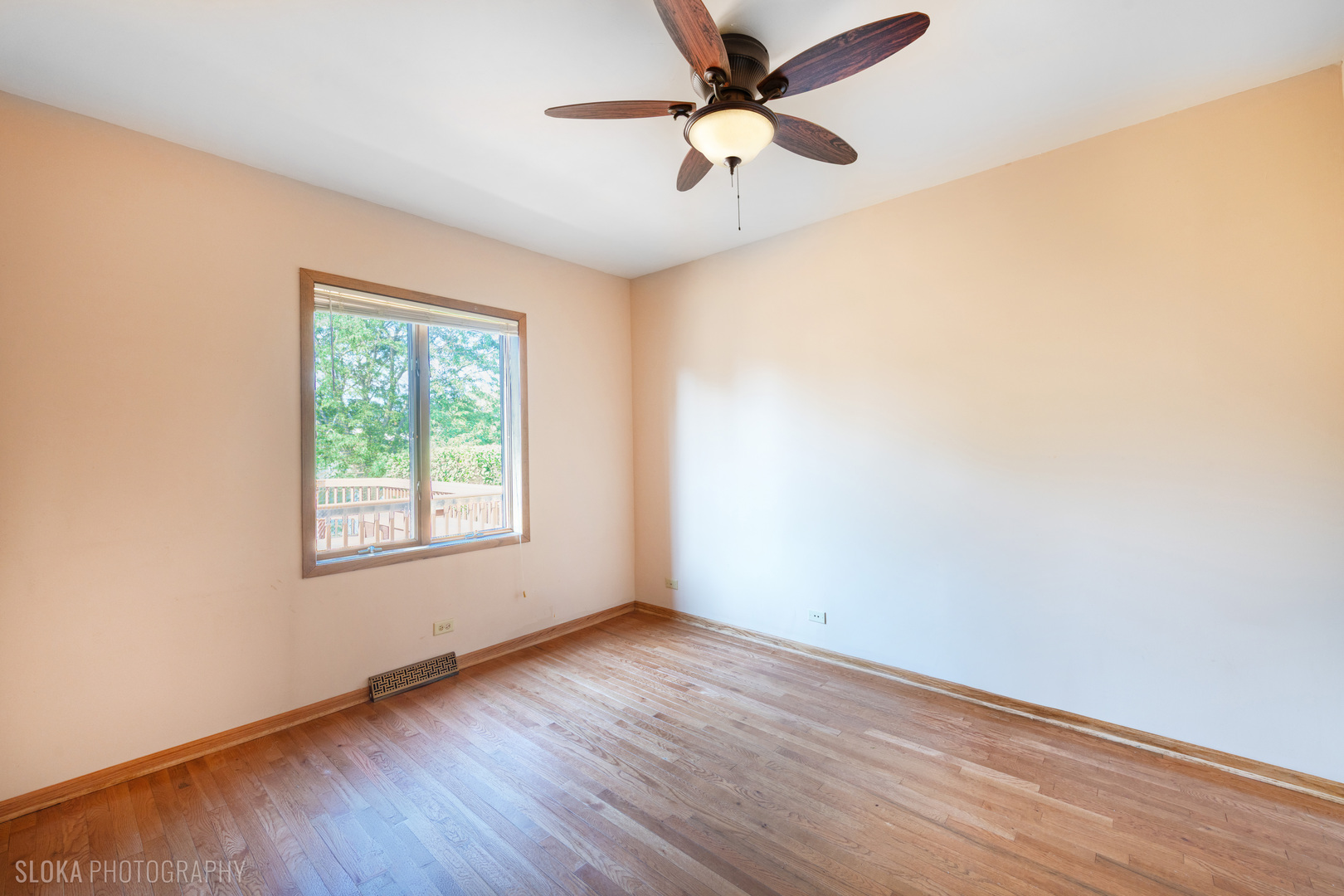 22w569 Glen Court Property Photo 43