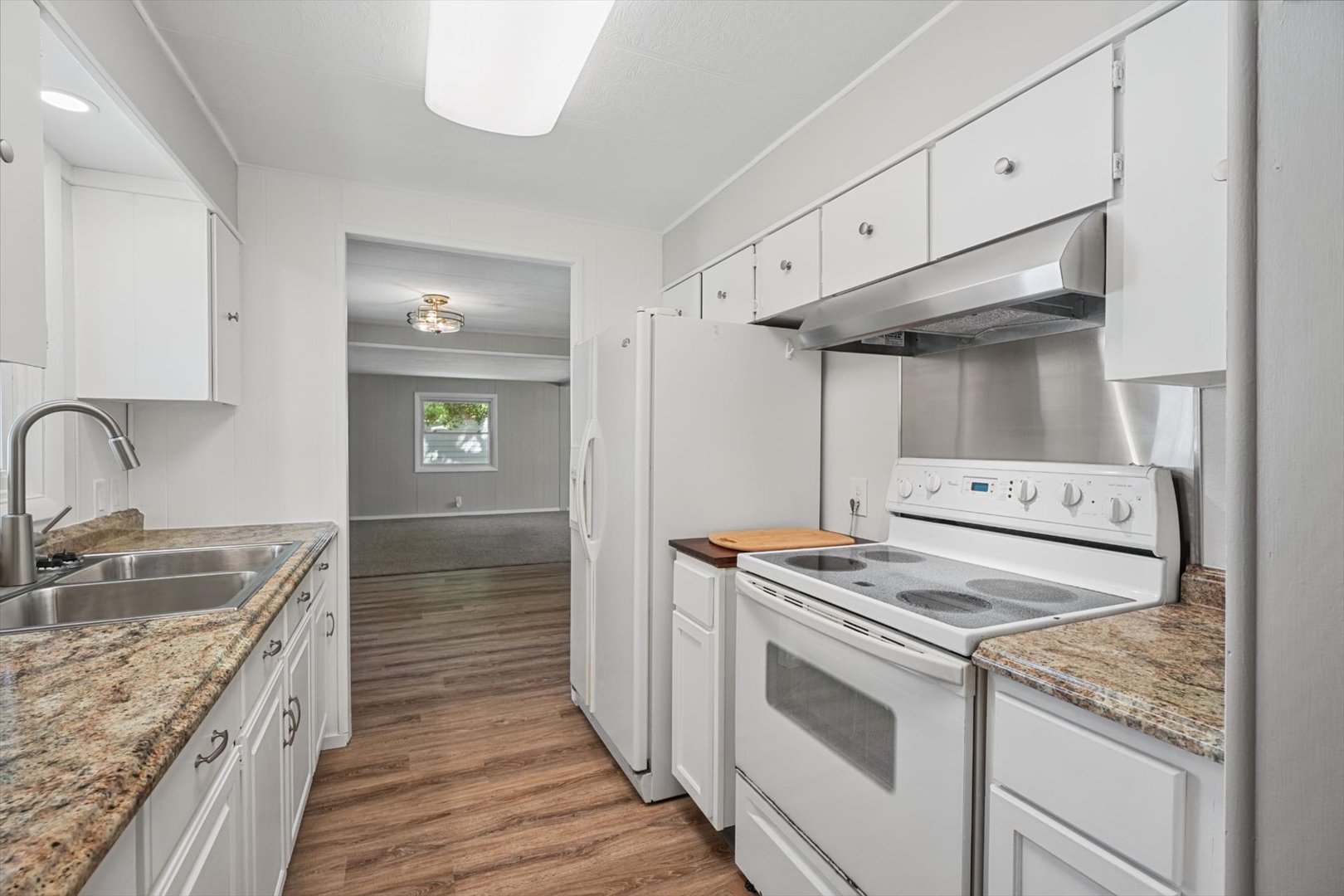 702 W Park Street Property Photo 15
