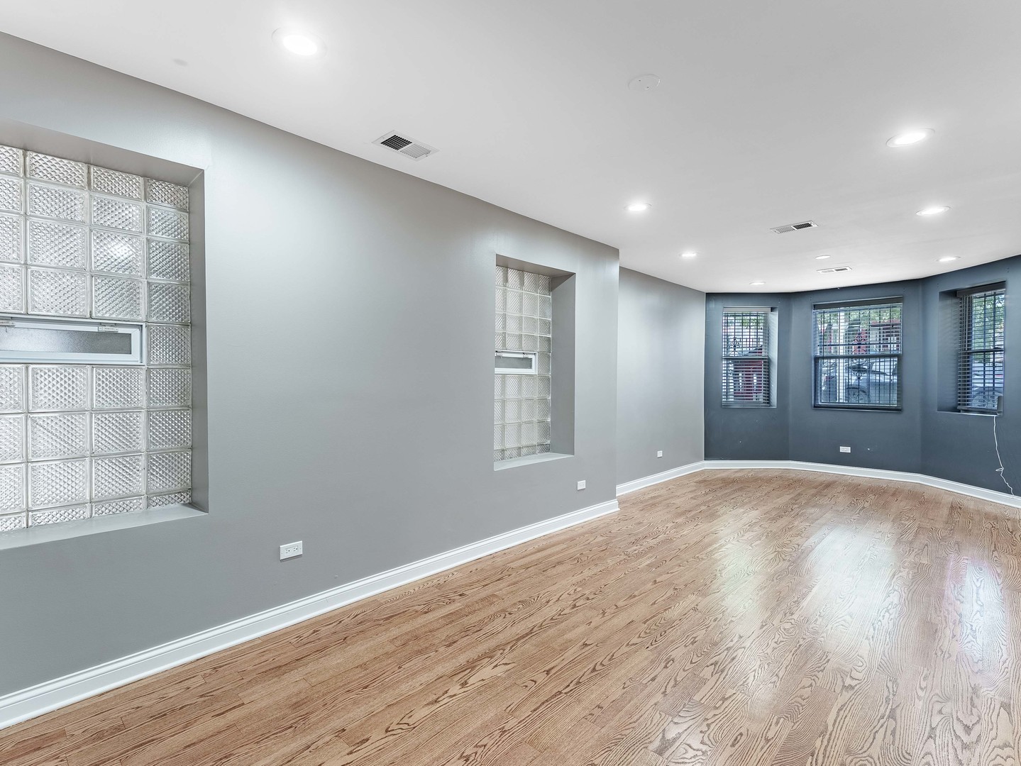 555 N Lawler Avenue G Property Photo 7