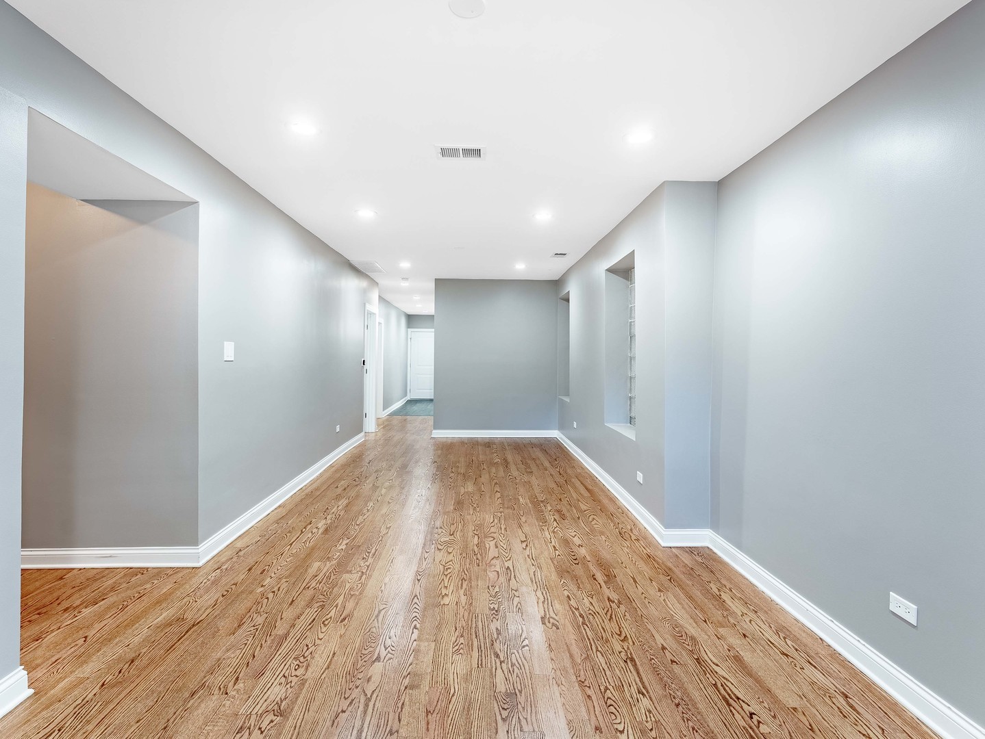 555 N Lawler Avenue G Property Photo 9
