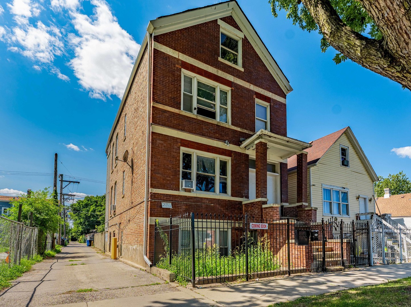 5160 S Damen Avenue Property Photo 1