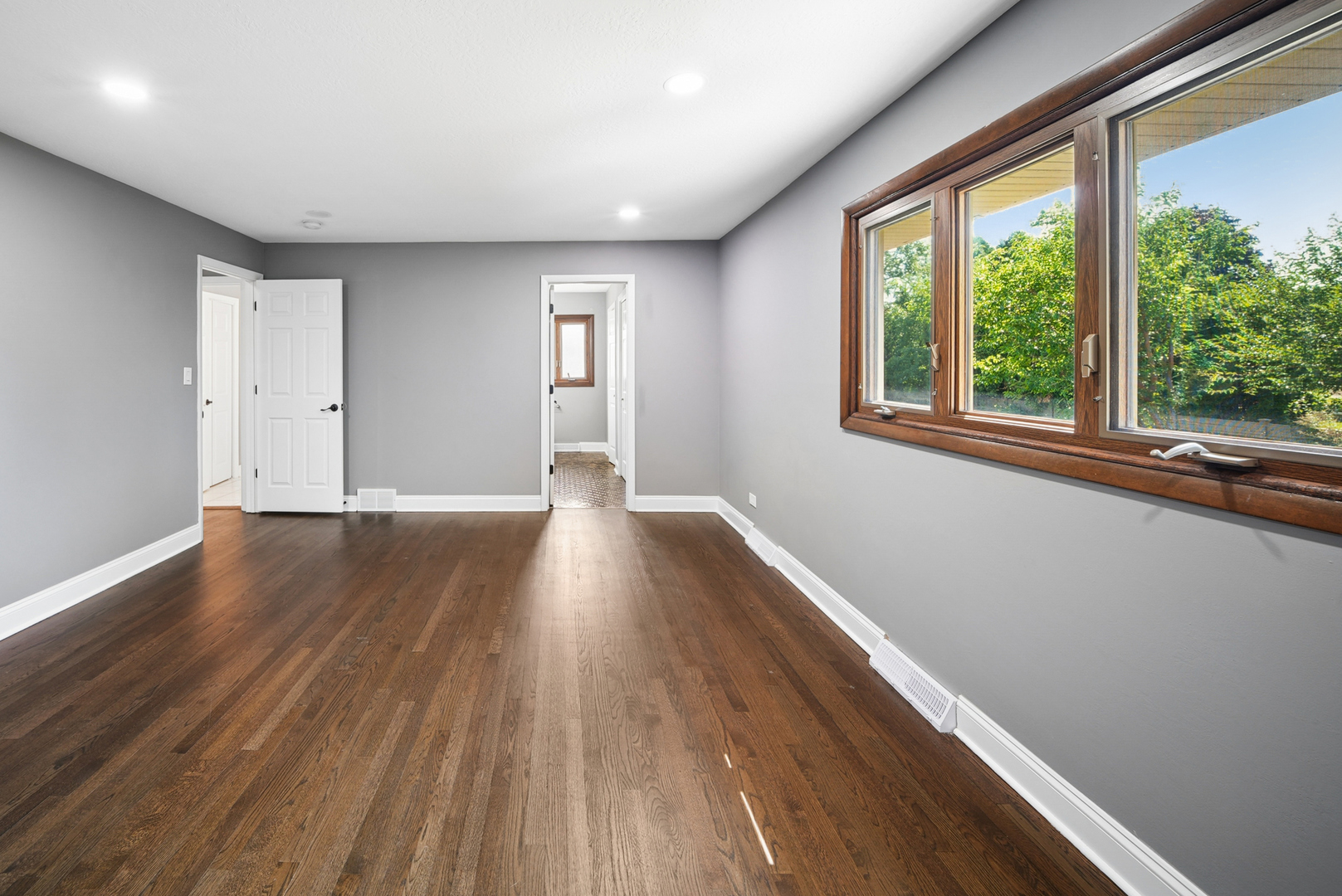 568 N Plamondon Drive Property Photo 15