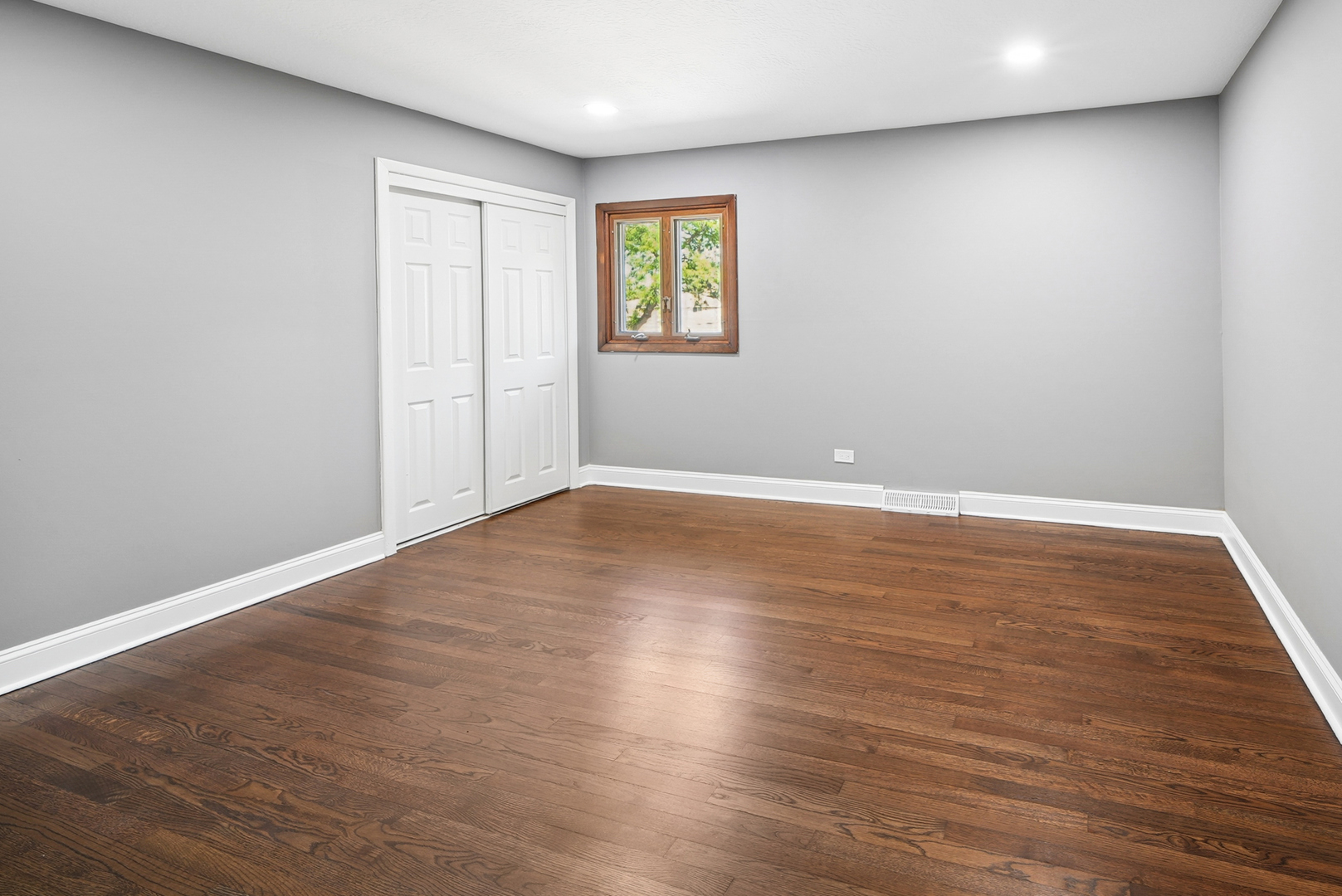 568 N Plamondon Drive Property Photo 18