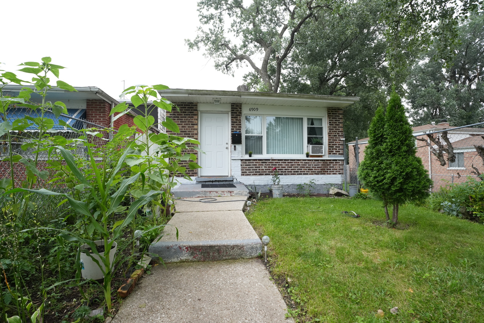 6909 S Ada Street Property Photo 1