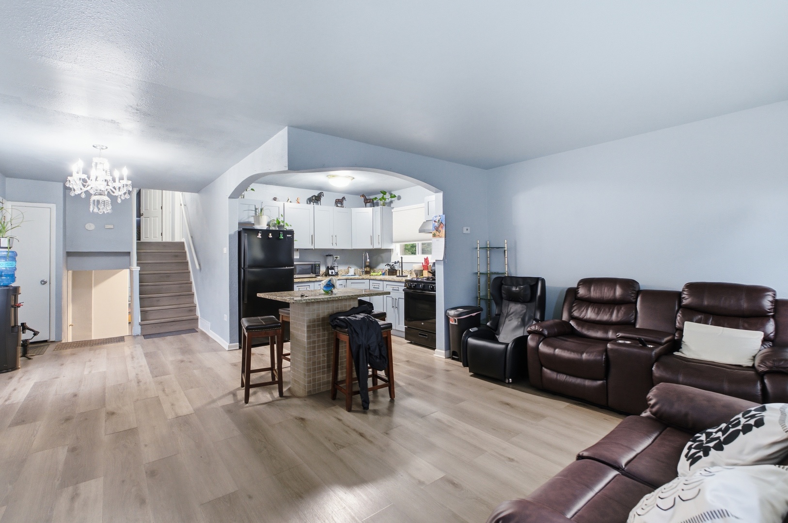 6909 S Ada Street Property Photo 4