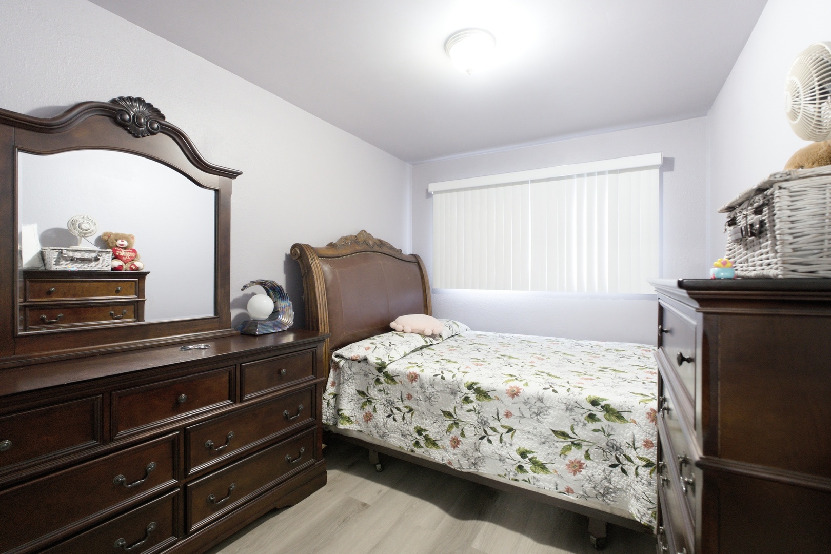 6909 S Ada Street Property Photo 10