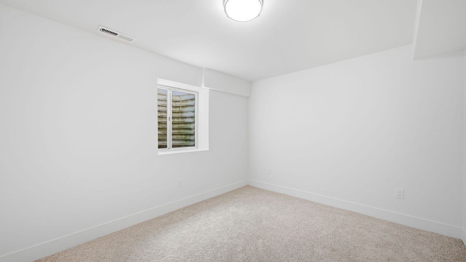 624 Holbrook Avenue Property Photo 24