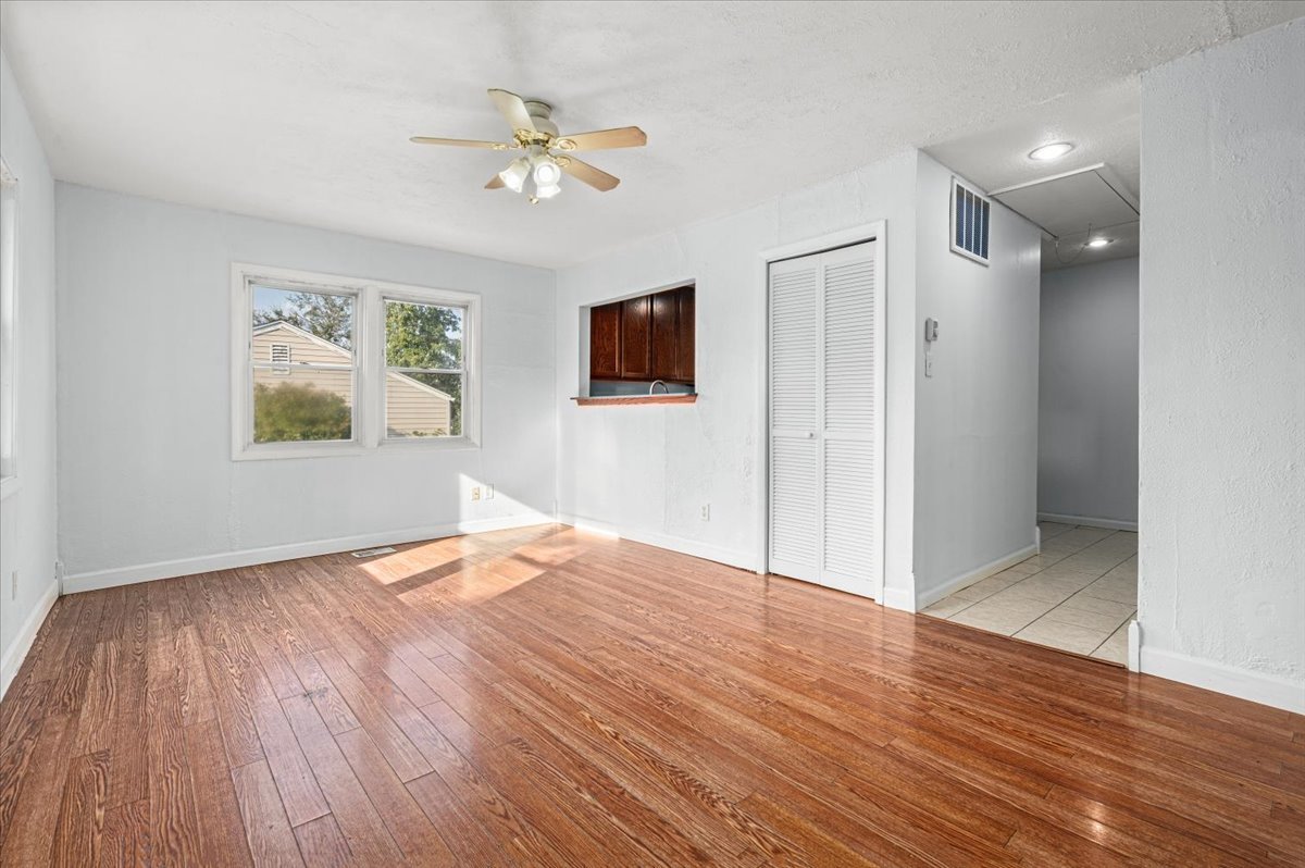 1714 Burry Circle Drive Property Photo 7