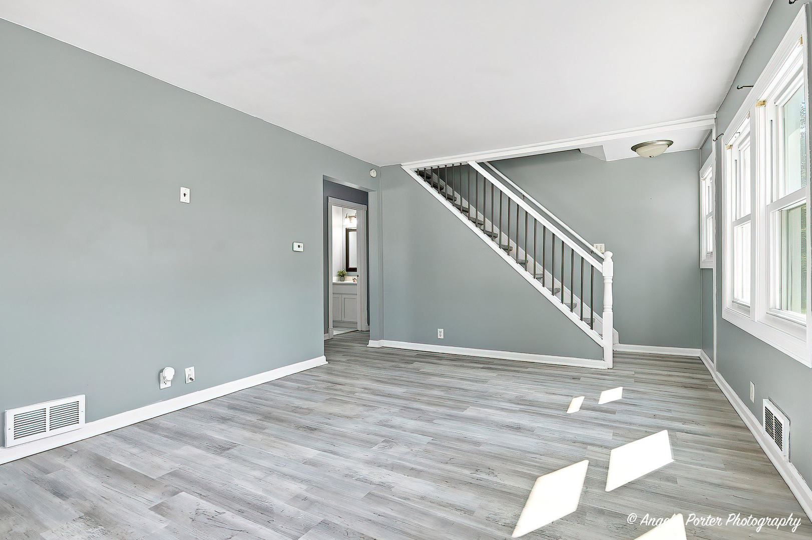 1621 Round Lake Drive Property Photo 6