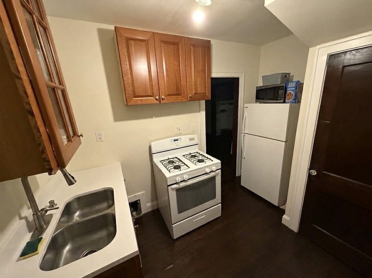 25 Keller Avenue S Property Photo 2