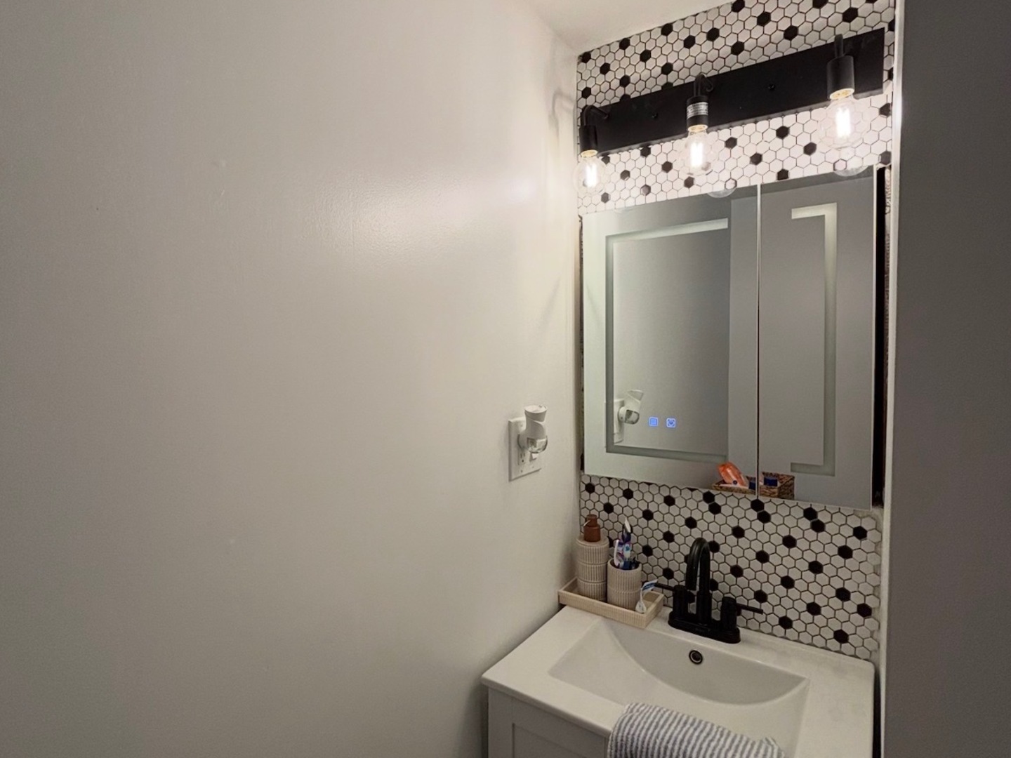 25 Keller Avenue S Property Photo 5