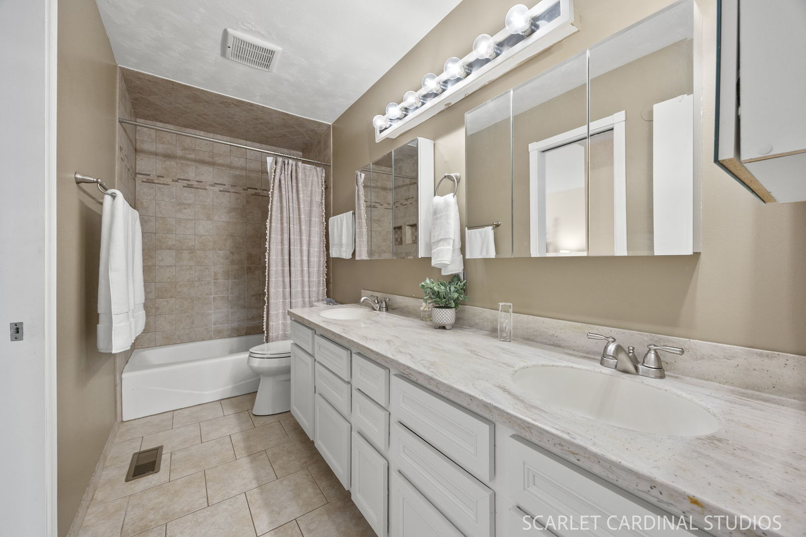 1691 Charles Drive Property Photo 13