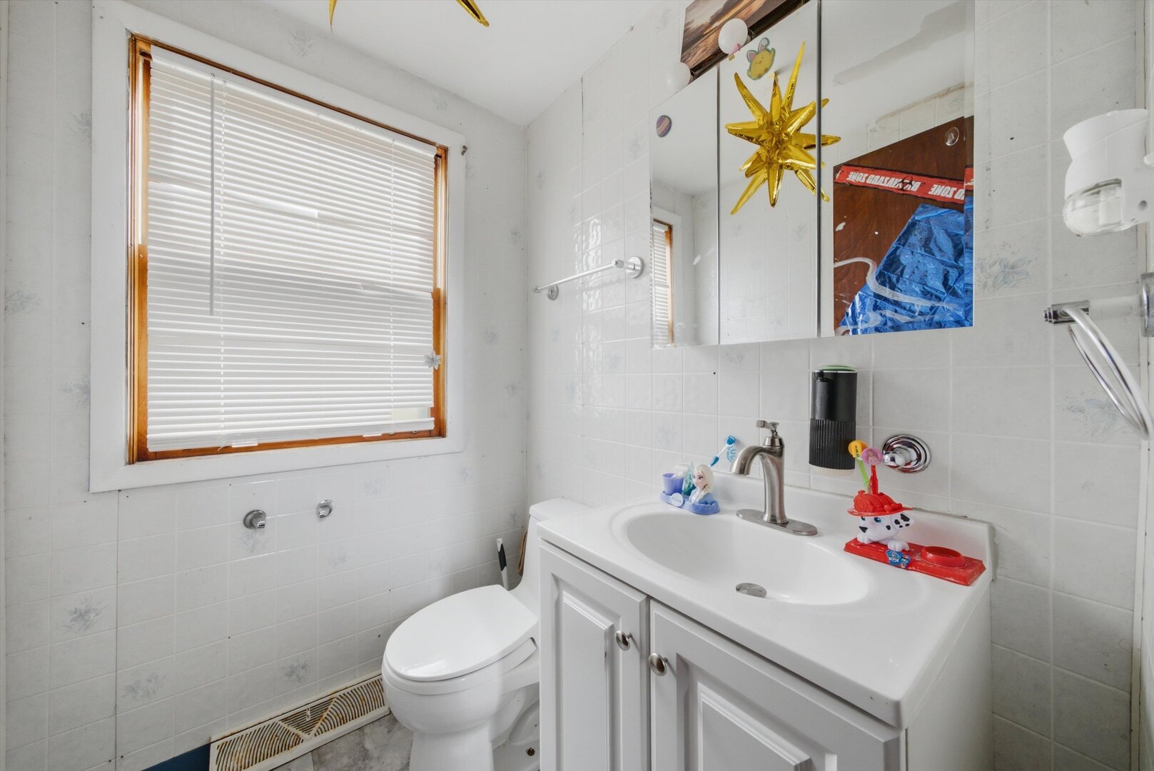 731 E 88th Place Property Photo 11