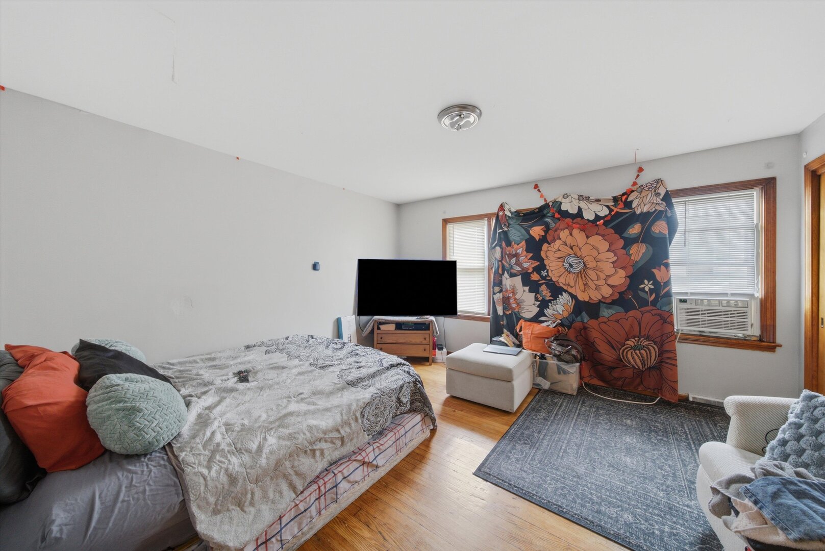 731 E 88th Place Property Photo 12