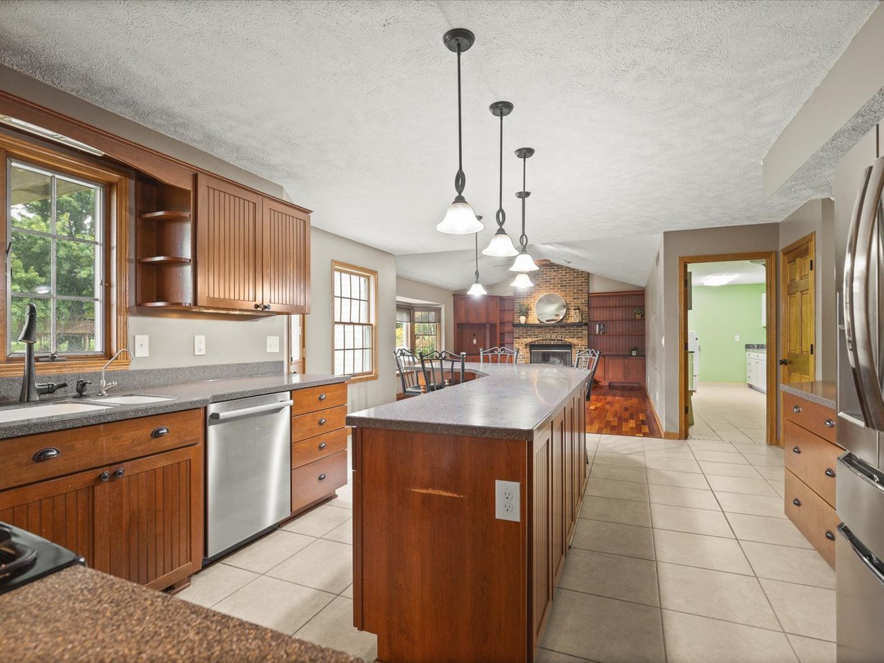 10230 Heatherridge Lane Property Photo 4