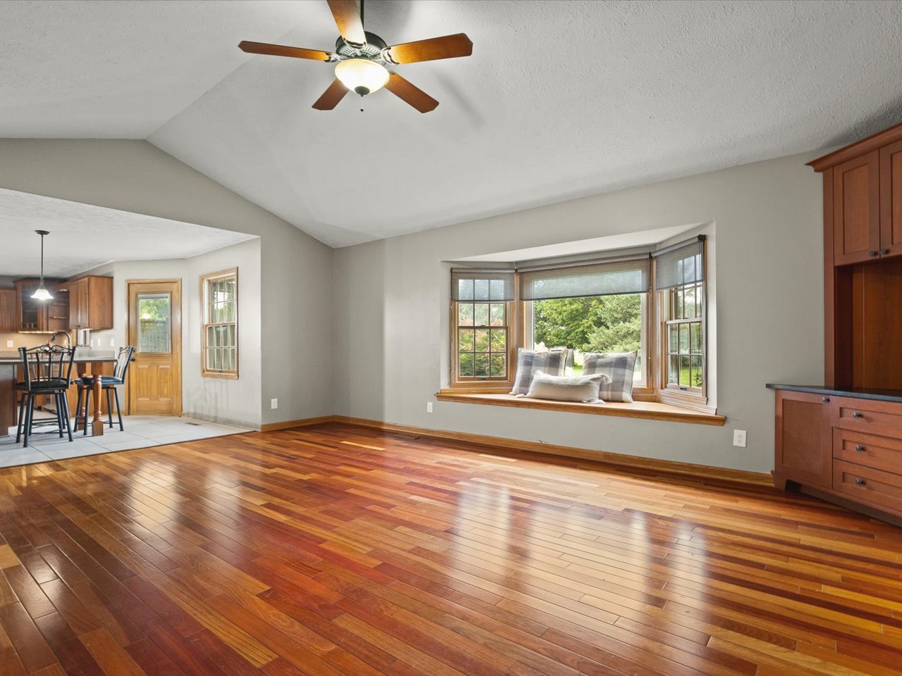 10230 Heatherridge Lane Property Photo 12