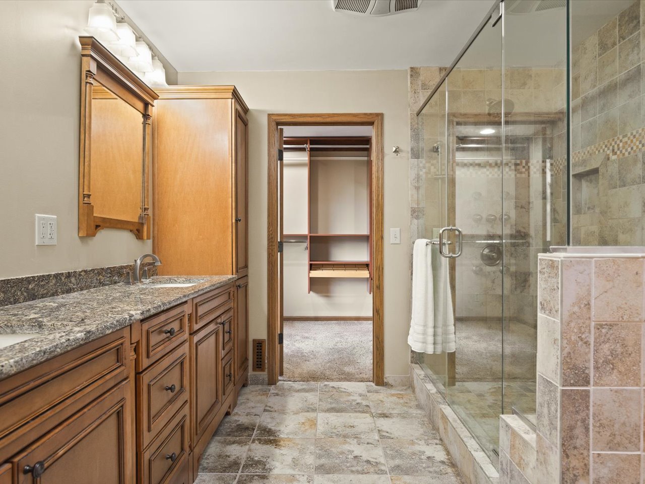 10230 Heatherridge Lane Property Photo 17