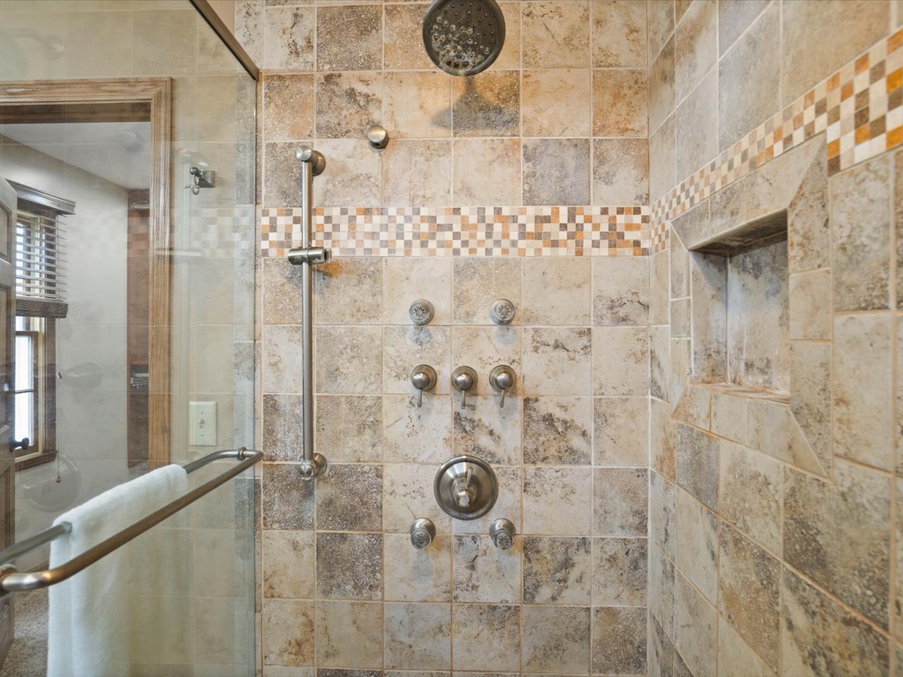 10230 Heatherridge Lane Property Photo 19