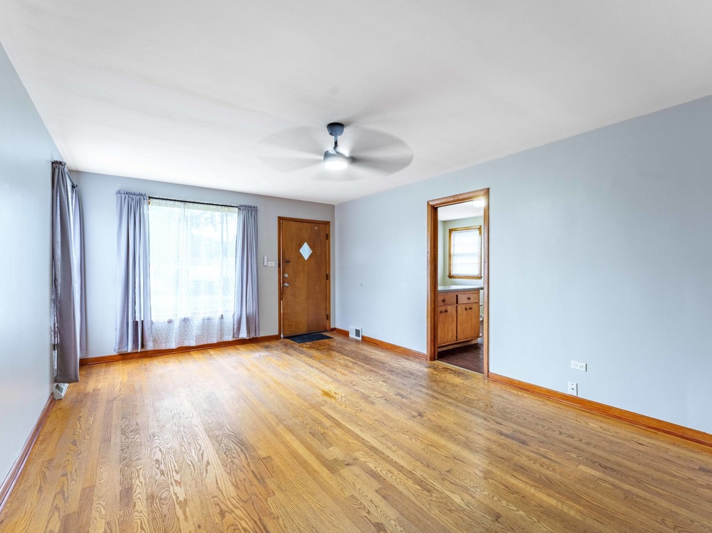 2830 Willow Street Property Photo 3