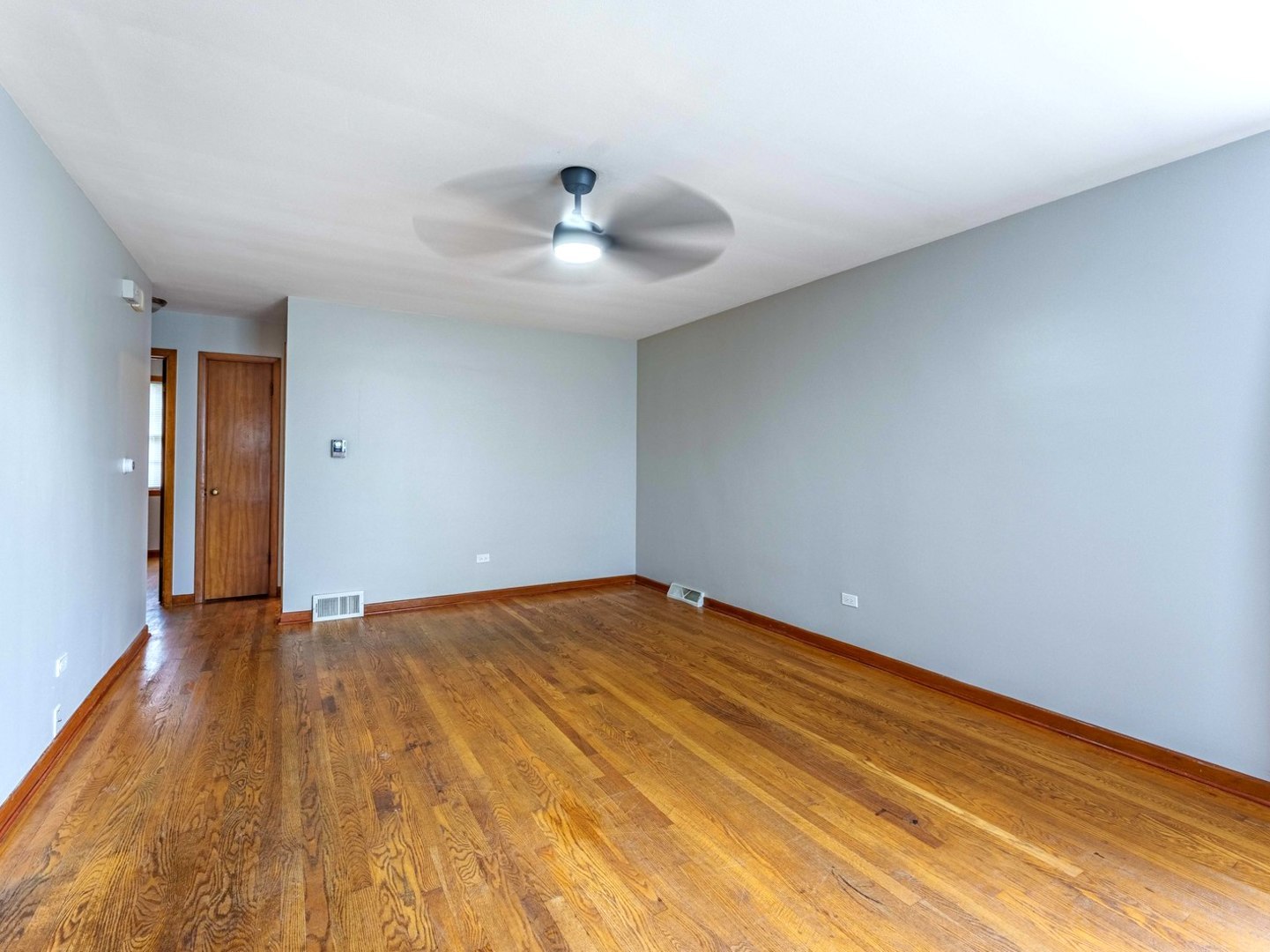 2830 Willow Street Property Photo 4