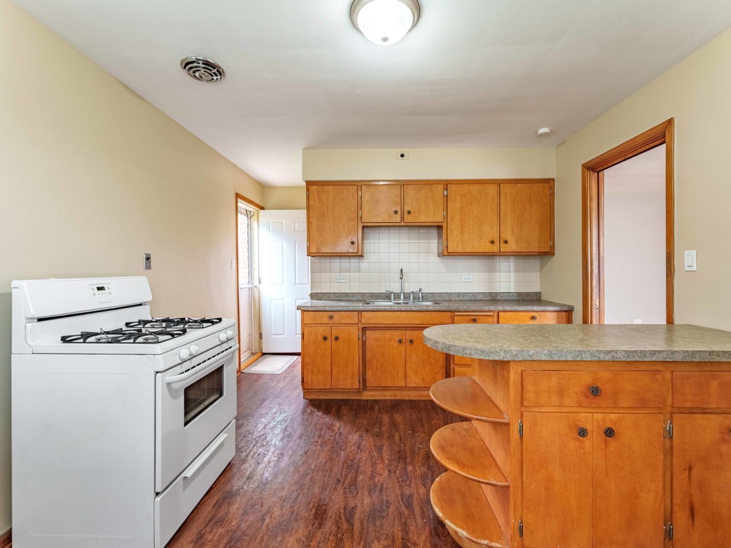 2830 Willow Street Property Photo 7