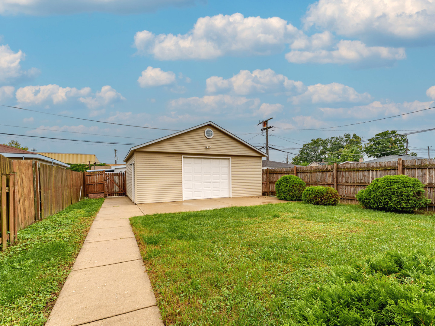 2830 Willow Street Property Photo 16