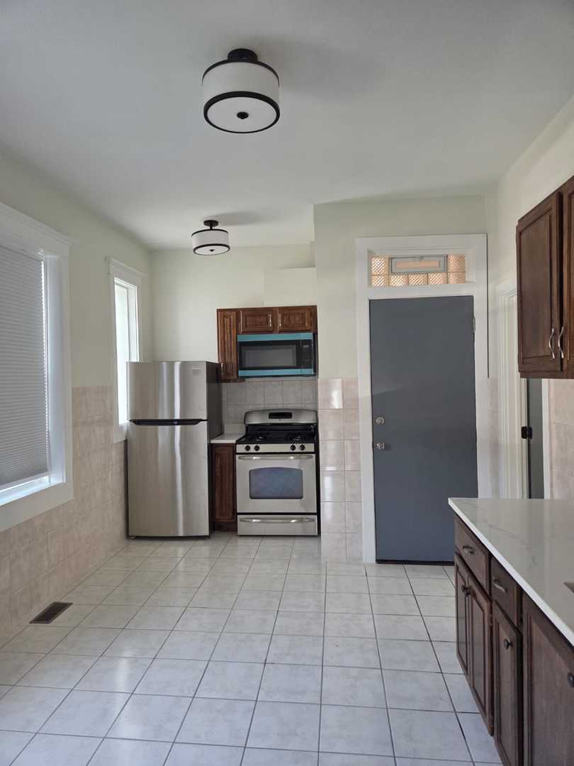 6207 S Bishop Street 1 Property Photo 5