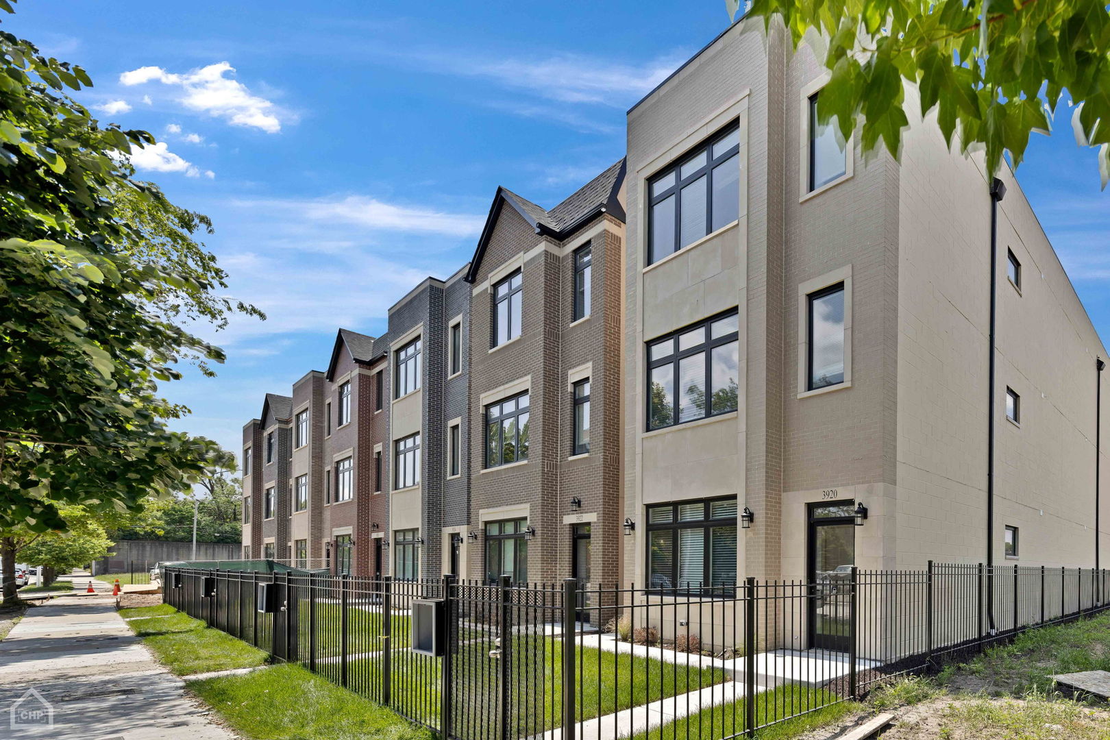 3920-34 S Calumet Avenue Property Photo 1