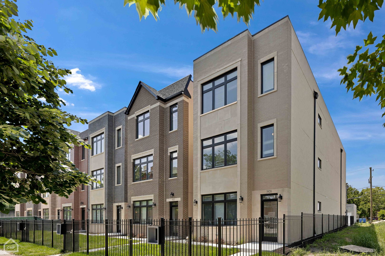 3920-34 S Calumet Avenue Property Photo 3