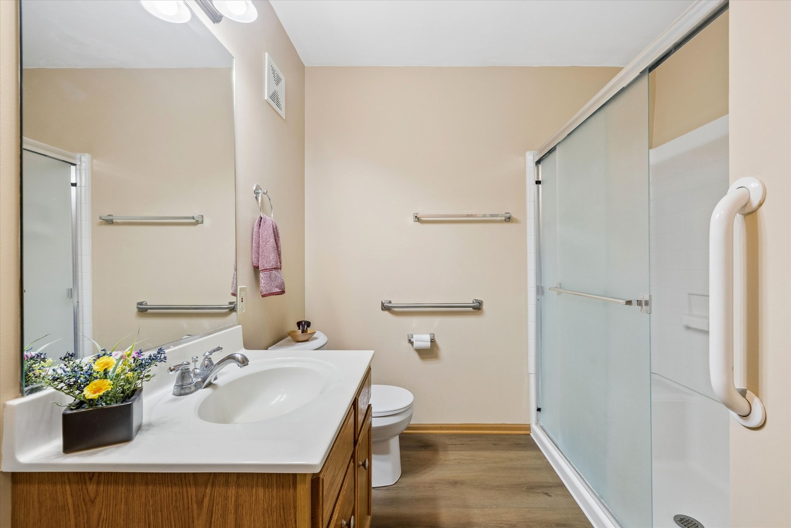605 Barrington Avenue 332 Property Photo 14