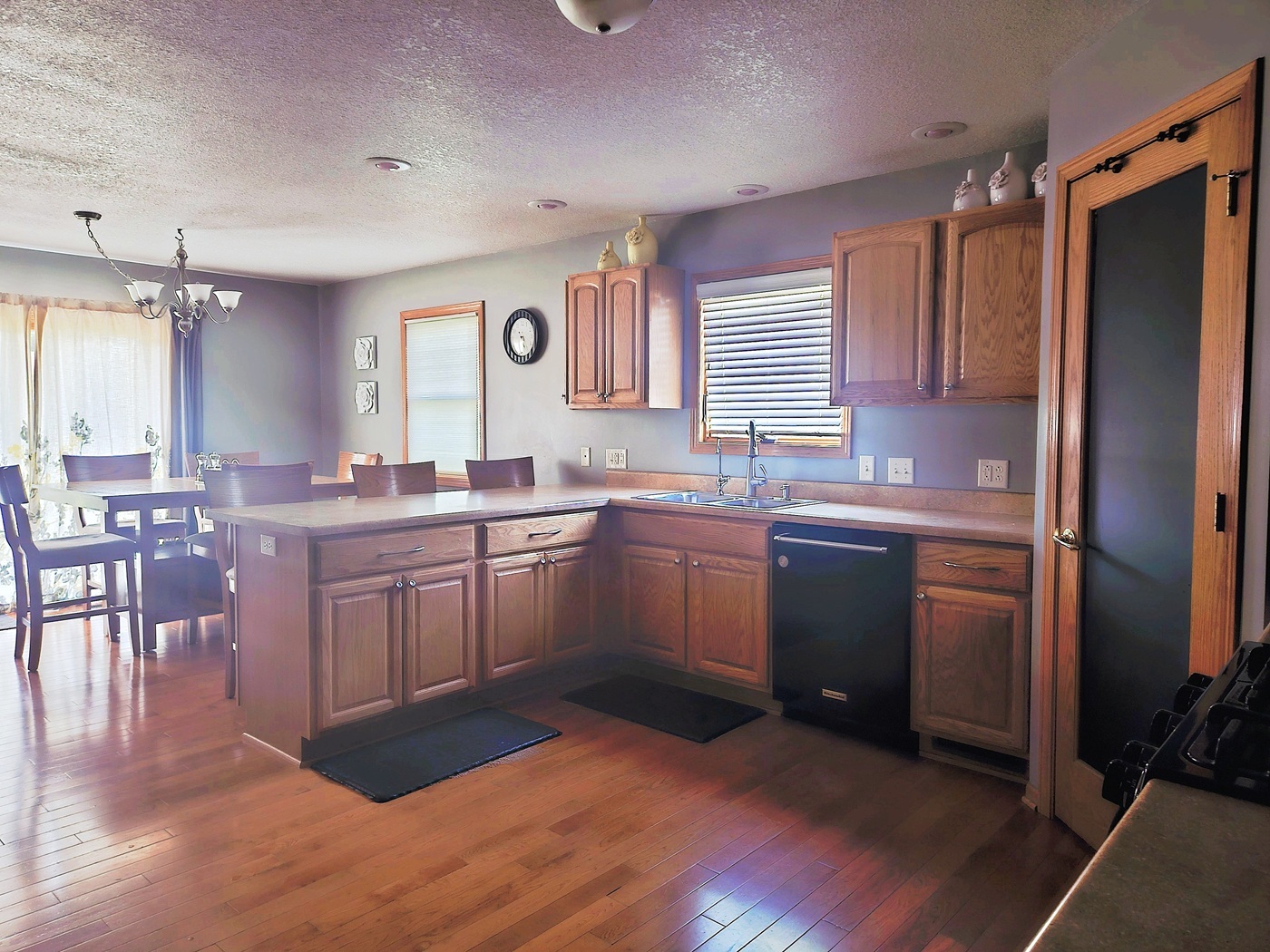 404 E Buffalo Street Property Photo 10