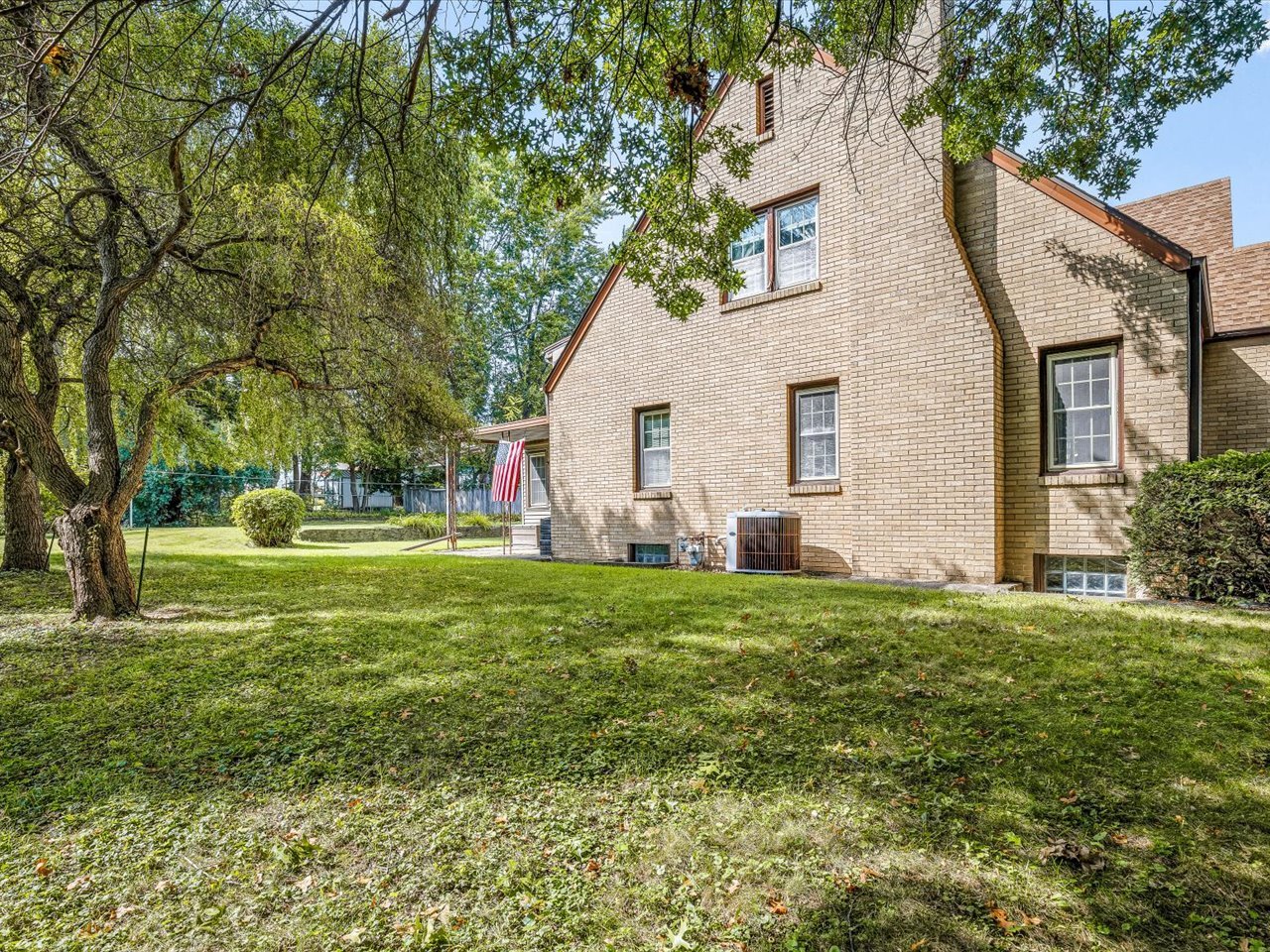 205 Saint Louis Avenue Property Photo 9