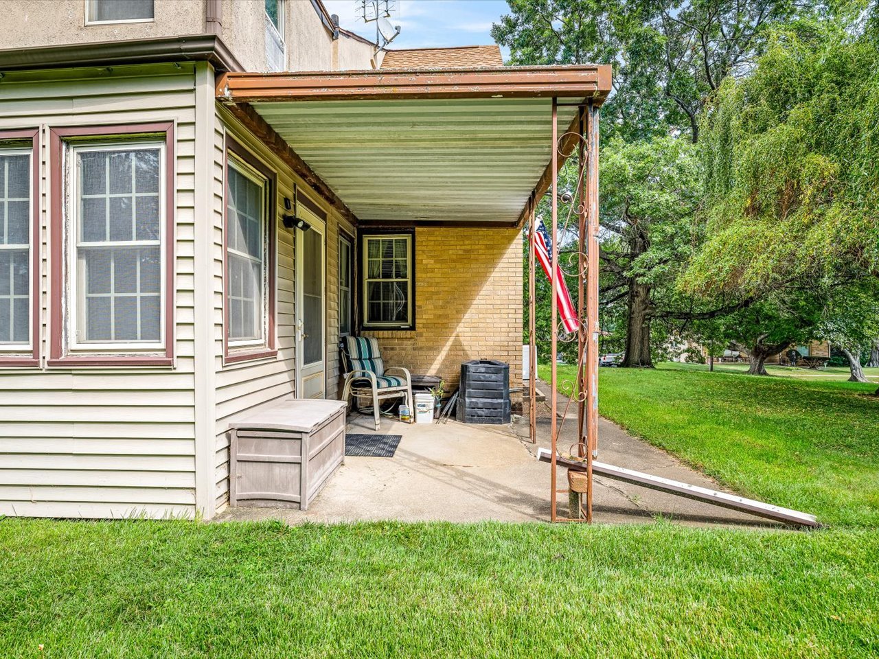 205 Saint Louis Avenue Property Photo 31
