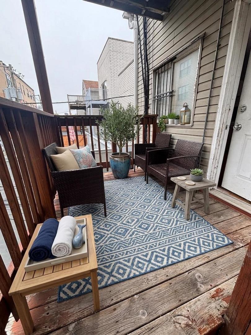 2525 N Ashland Avenue 2r Property Photo 8